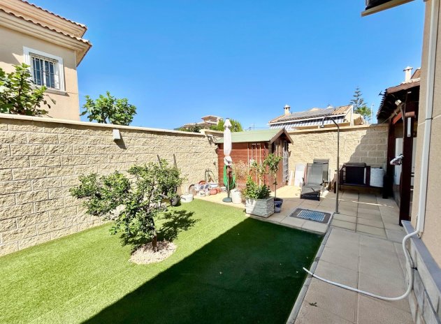 Resale - Villa * - Torrevieja * - La Siesta