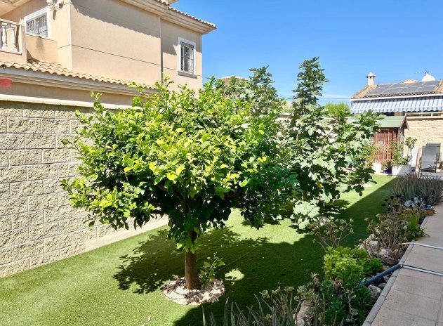 Resale - Villa * - Torrevieja * - La Siesta