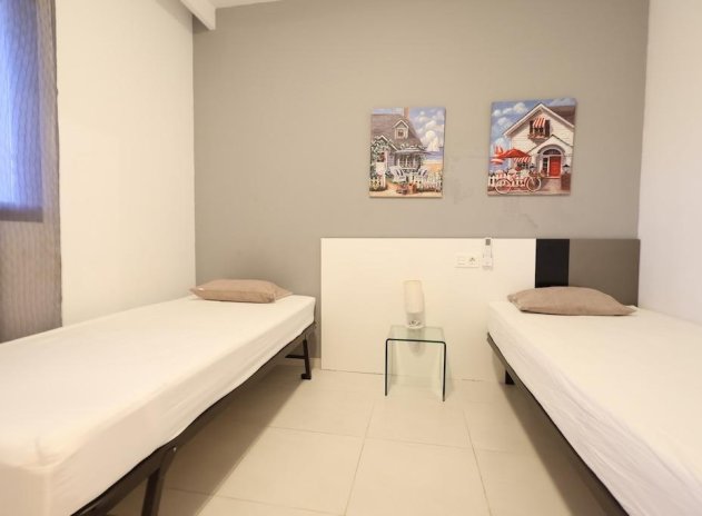 Reventa - Apartamento / Piso - Orihuela Costa - La Zenia