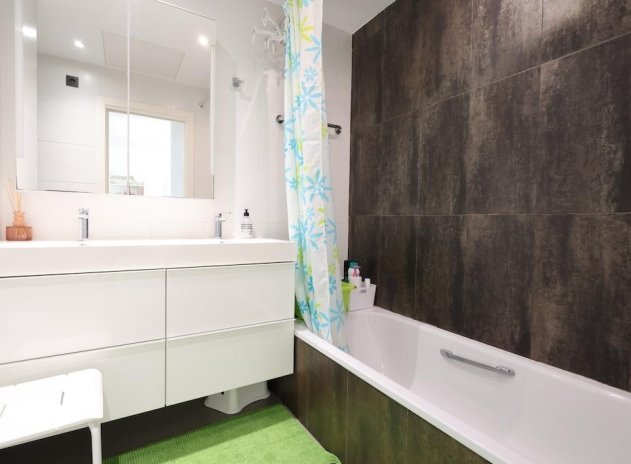 Resale - Apartment / Flat * - Orihuela Costa * - La Zenia *