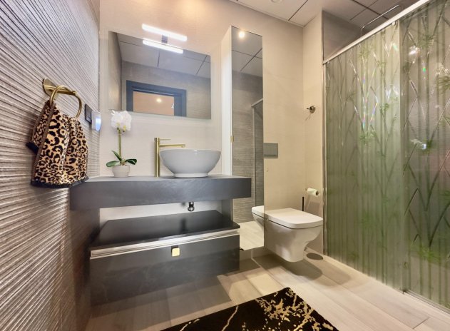 Resale - Villa * - Orihuela Costa * - Lomas de Cabo Roig *