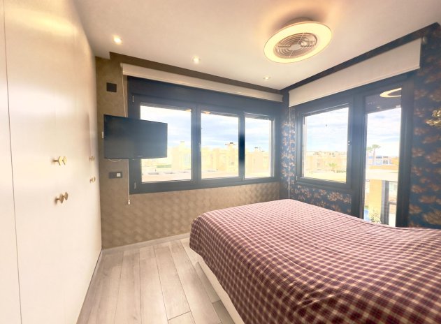 Resale - Villa * - Orihuela Costa * - Lomas de Cabo Roig *