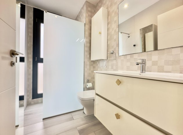 Resale - Villa * - Orihuela Costa * - Lomas de Cabo Roig *