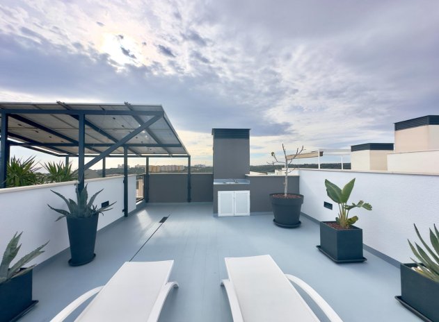 Resale - Villa * - Orihuela Costa * - Lomas de Cabo Roig *