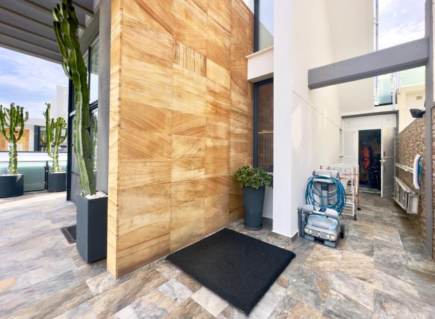 Resale - Villa * - Orihuela Costa * - Lomas de Cabo Roig *