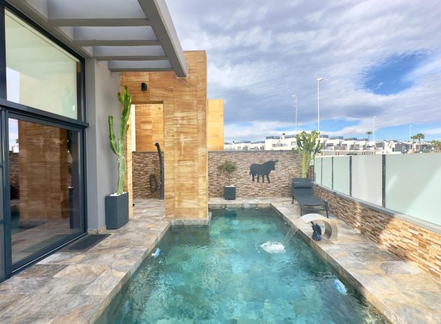 Resale - Villa * - Orihuela Costa * - Lomas de Cabo Roig *