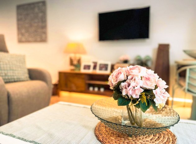 Resale - Apartment / Flat * - Torrevieja * - Punta Prima *