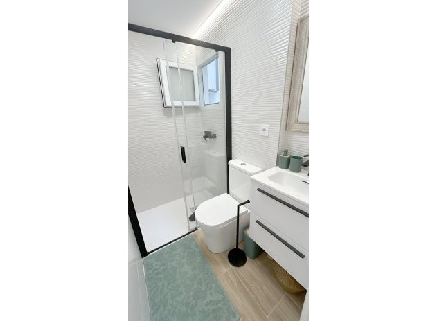 Resale - Apartment / Flat * - Torrevieja * - Punta Prima *