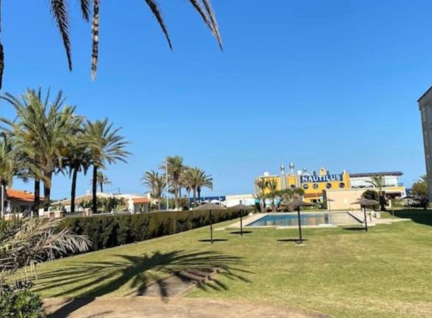 Resale - Apartment / Flat * - Torrevieja * - Punta Prima *