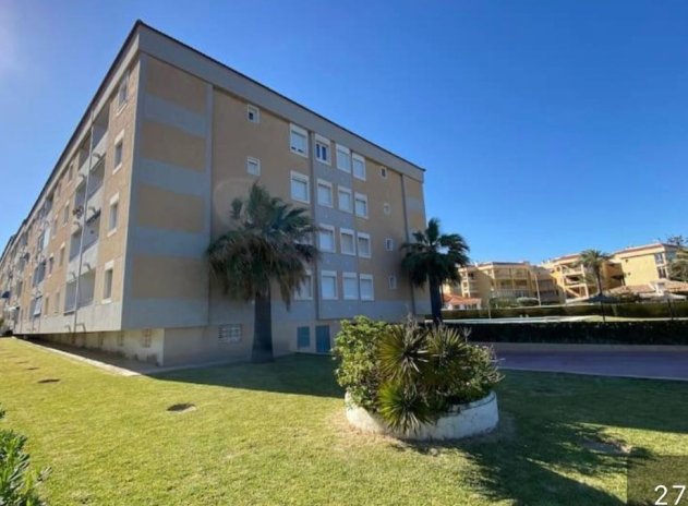 Resale - Apartment / Flat * - Torrevieja * - Punta Prima *