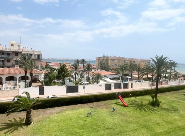 Resale - Apartment / Flat * - Torrevieja * - Punta Prima *