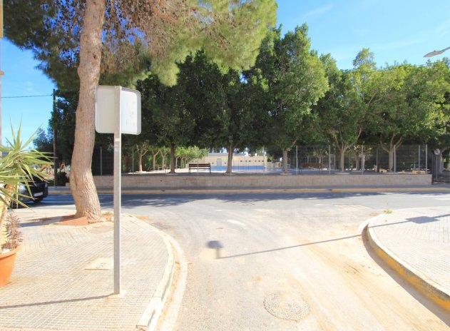 Resale - Apartment / Flat * - Heredades *