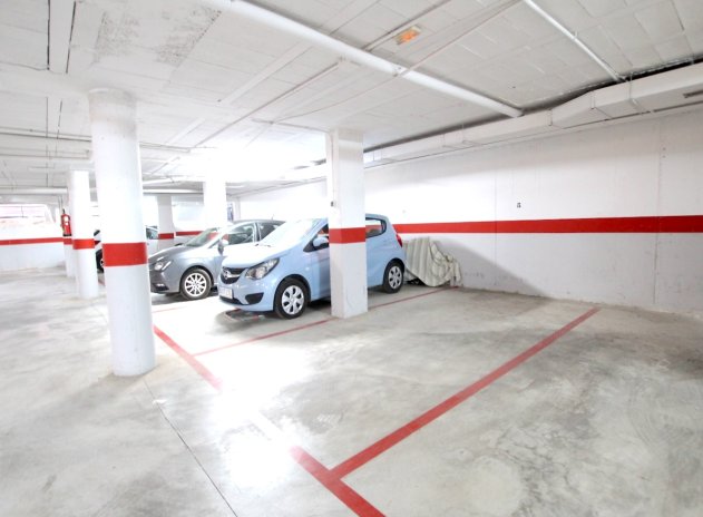 Resale - Apartment / Flat * - Heredades *