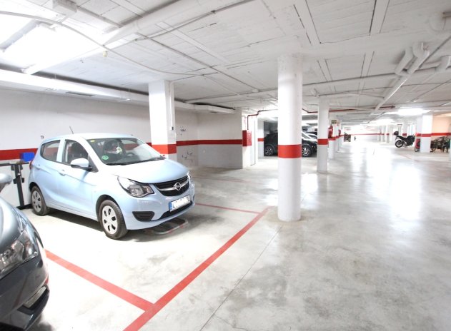 Resale - Apartment / Flat * - Heredades *