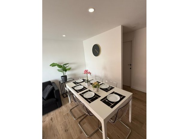 Resale - Apartment / Flat * - Torrevieja *