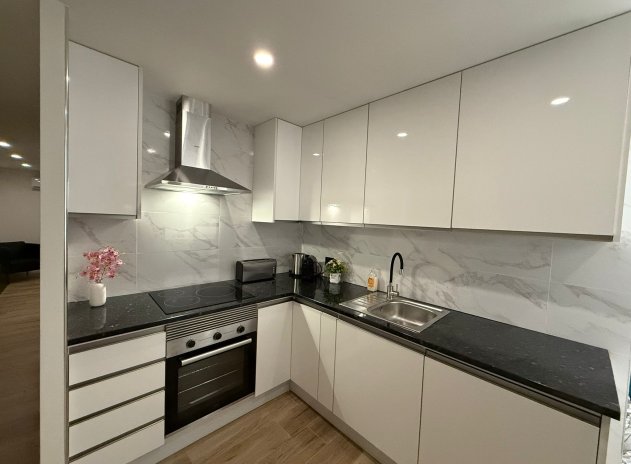 Resale - Apartment / Flat * - Torrevieja *