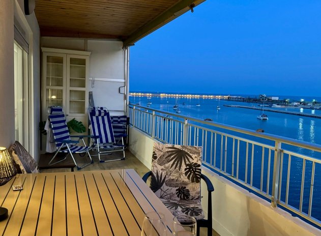 Resale - Apartment / Flat * - Torrevieja *