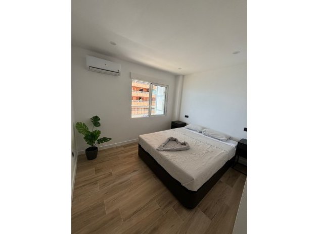 Resale - Apartment / Flat * - Torrevieja *