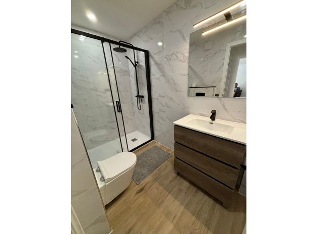 Resale - Apartment / Flat * - Torrevieja *