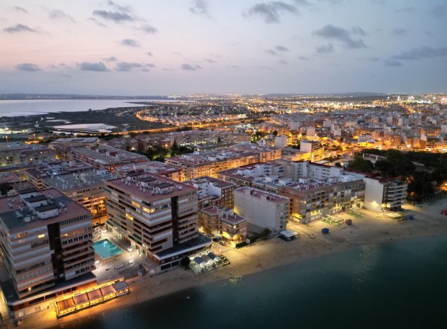 Resale - Apartment / Flat * - Torrevieja *