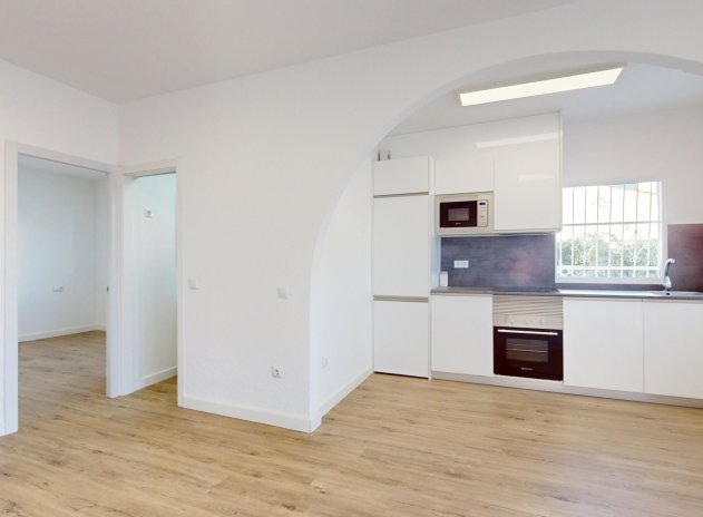 Resale - Apartment / Flat * - Torrevieja *