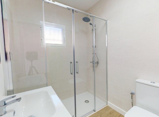 Resale - Apartment / Flat * - Torrevieja *