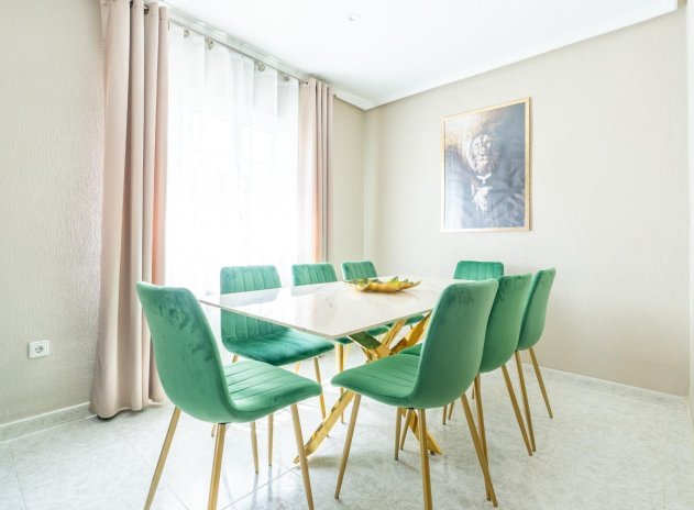 Herverkoop - Villa - Torrevieja - Los Balcones