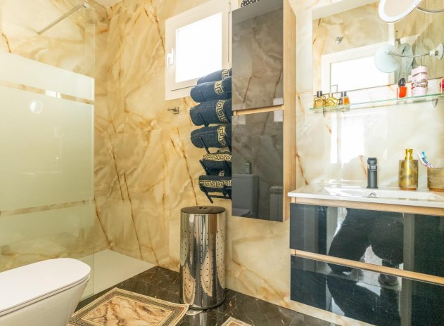 Herverkoop - Villa - Torrevieja - Los Balcones