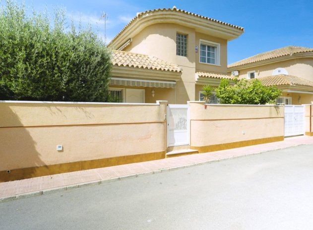 Herverkoop - Villa - Torrevieja - Los Balcones