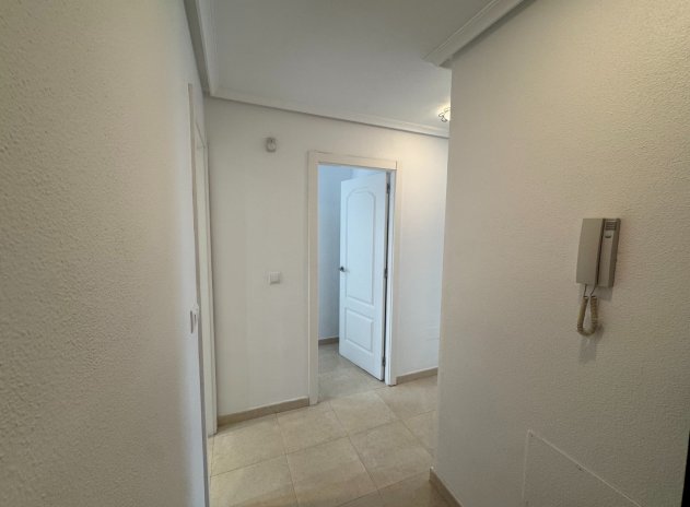 Resale - Apartment / Flat * - Campoamor *
