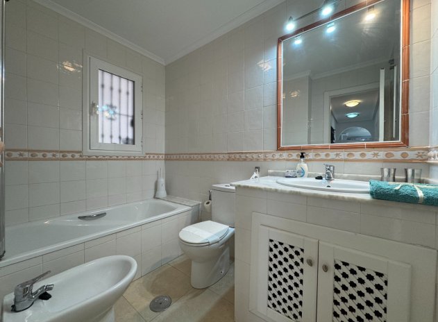 Resale - Apartment / Flat * - Campoamor *