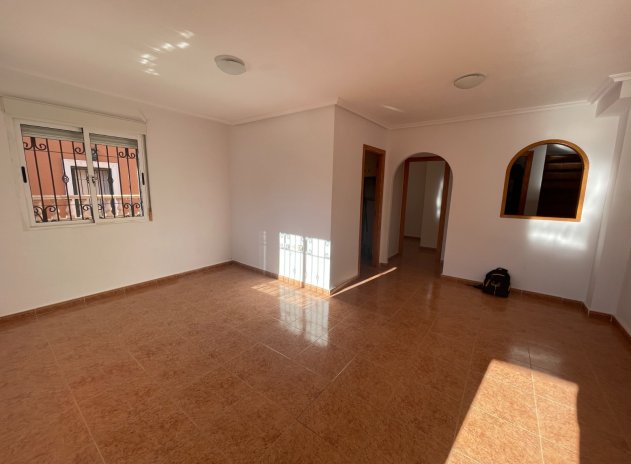Herverkoop - Rijwoning - Los Montesinos - La Herrada