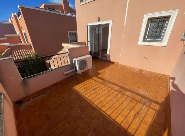 Herverkoop - Rijwoning - Los Montesinos - La Herrada