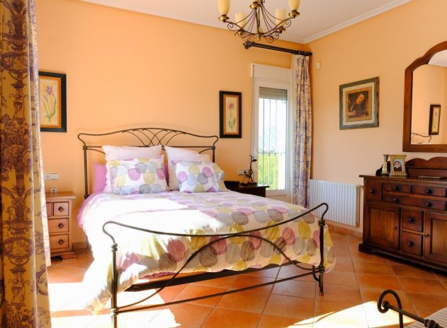 Herverkoop - Villa - Orihuela - Correntías Medias