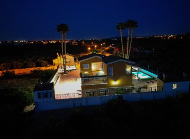 Herverkoop - Villa - Orihuela - Correntías Medias