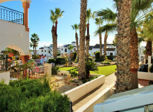 Herverkoop - Rijwoning - Villamartin - PAU 8