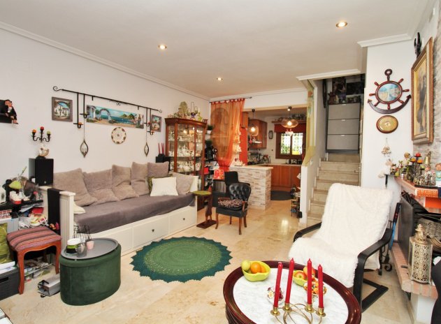 Herverkoop - Rijwoning - Villamartin - PAU 8