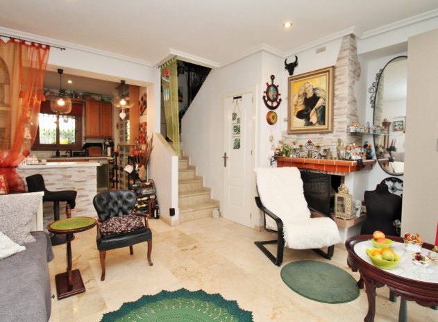 Herverkoop - Rijwoning - Villamartin - PAU 8