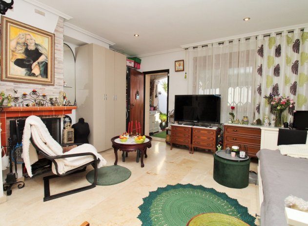 Herverkoop - Rijwoning - Villamartin - PAU 8