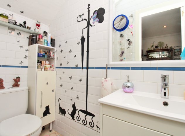 Herverkoop - Rijwoning - Villamartin - PAU 8