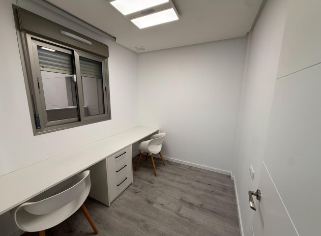 Reventa - Apartamento / Piso - Orihuela Costa - Los Dolses