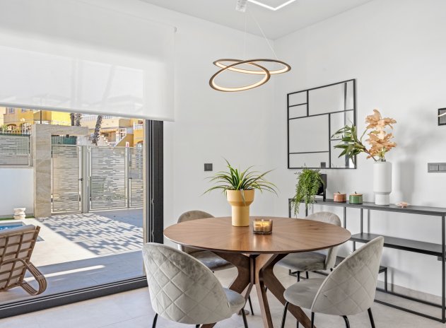 Resale - Villa * - Orihuela Costa * - Blue Lagoon*