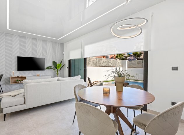 Resale - Villa * - Orihuela Costa * - Blue Lagoon*