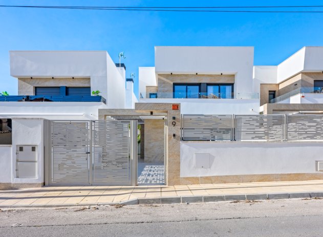 Resale - Villa * - Orihuela Costa * - Blue Lagoon*