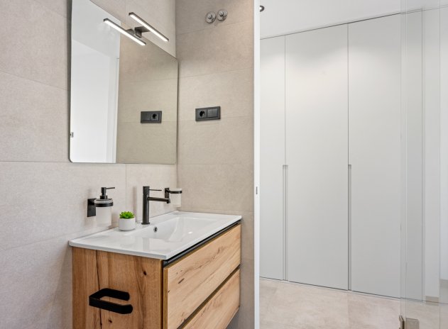 Resale - Villa * - Orihuela Costa * - Blue Lagoon*