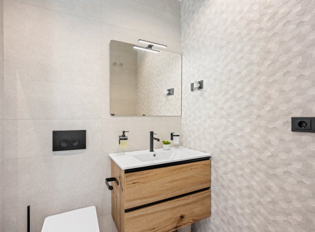 Resale - Villa * - Orihuela Costa * - Blue Lagoon*