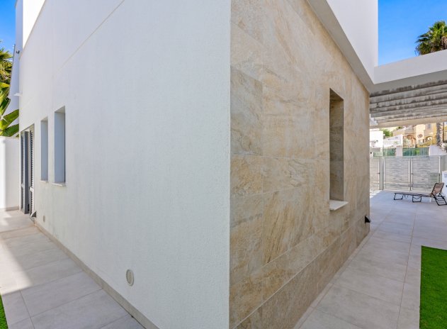 Resale - Villa * - Orihuela Costa * - Blue Lagoon*