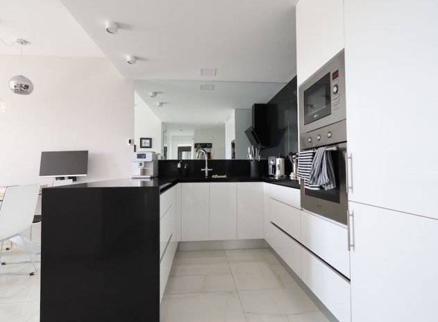 Resale - Apartment / Flat * - Orihuela Costa *