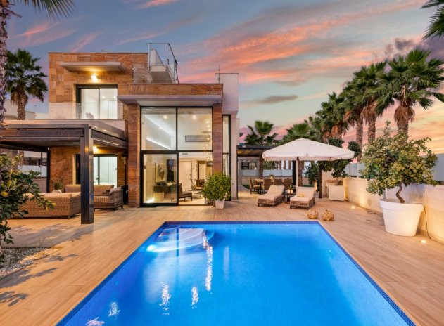 Herverkoop - Villa - Cabo Roig