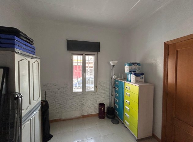 Resale - Villa * - Jacarilla *